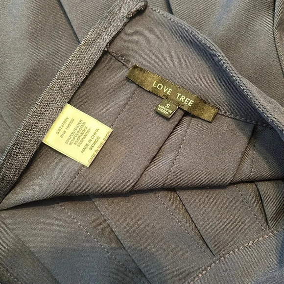 Love Tree Small skater skirt. EUC - Picture 4 of 5